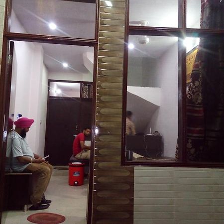 Arora Guest House Amritsar Extérieur photo