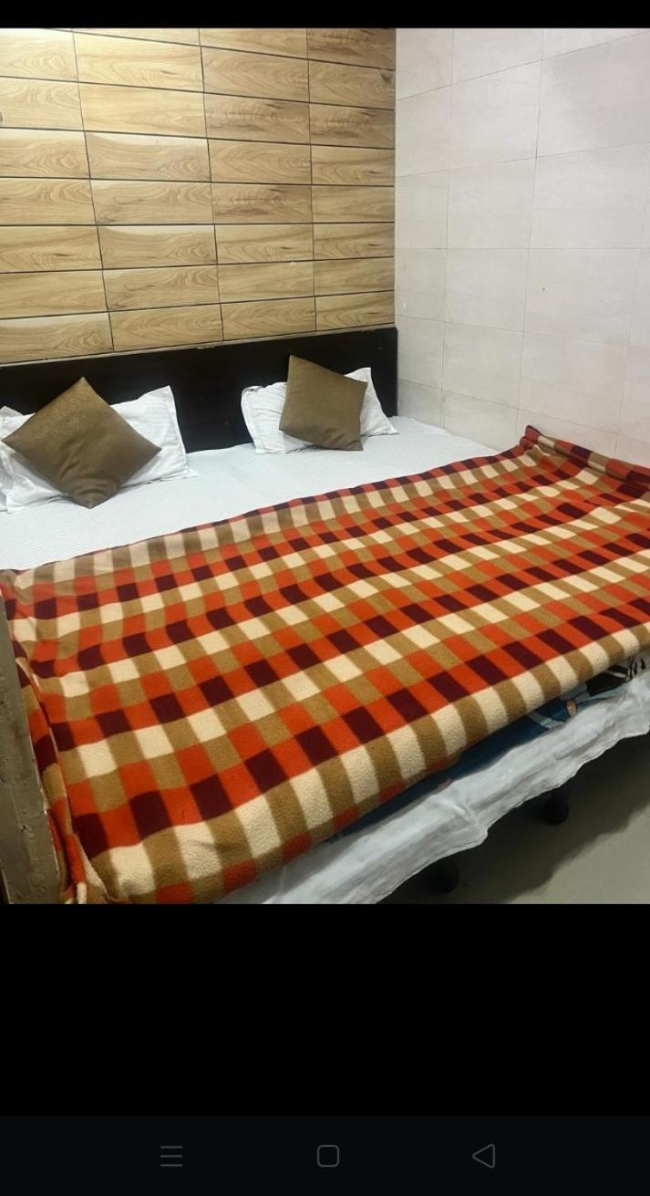 Arora Guest House Amritsar Extérieur photo