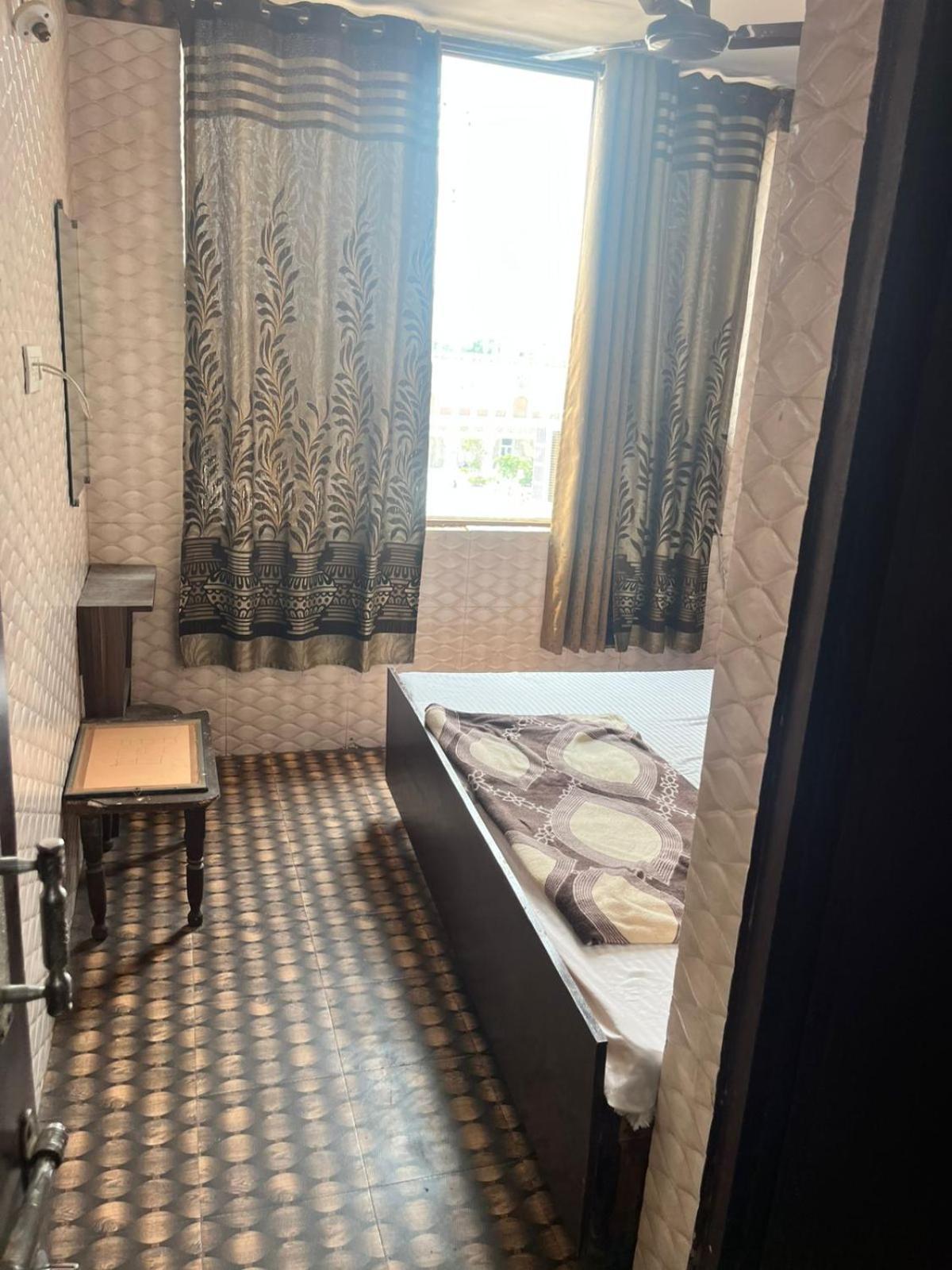 Arora Guest House Amritsar Extérieur photo
