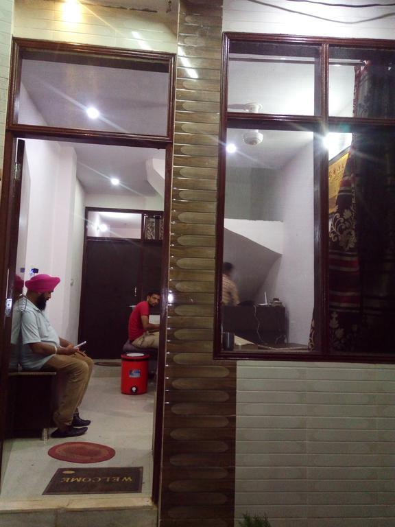 Arora Guest House Amritsar Extérieur photo